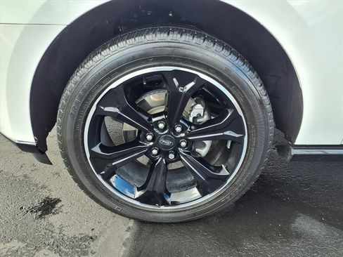 Used 2023 Ford Expedition Limited image 14