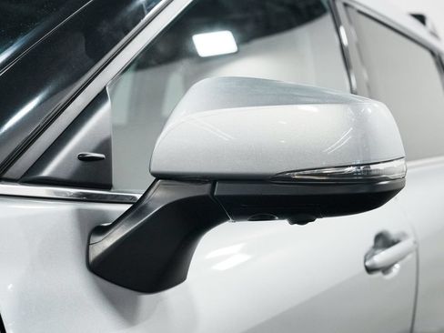 Used 2023 Toyota Highlander Platinum AWD/4WD image 48