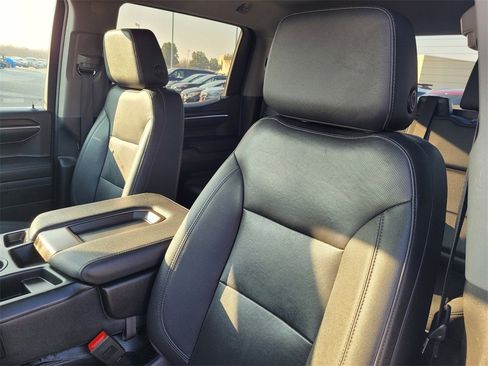 Used 2024 GMC Sierra 1500 SLT image 12