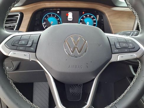 New 2026 Volkswagen Atlas SE FWD image 13