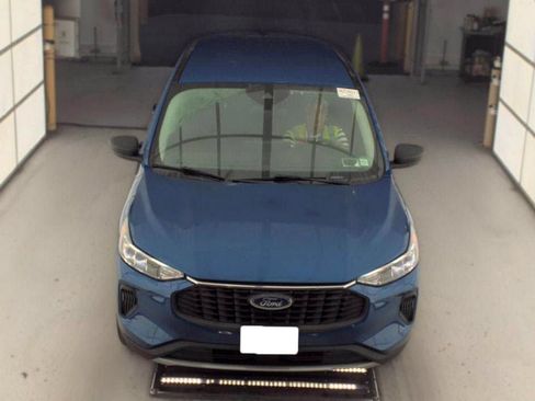Used 2023 Ford Escape Active w/ Tech Pack #1 AWD/4WD image 3