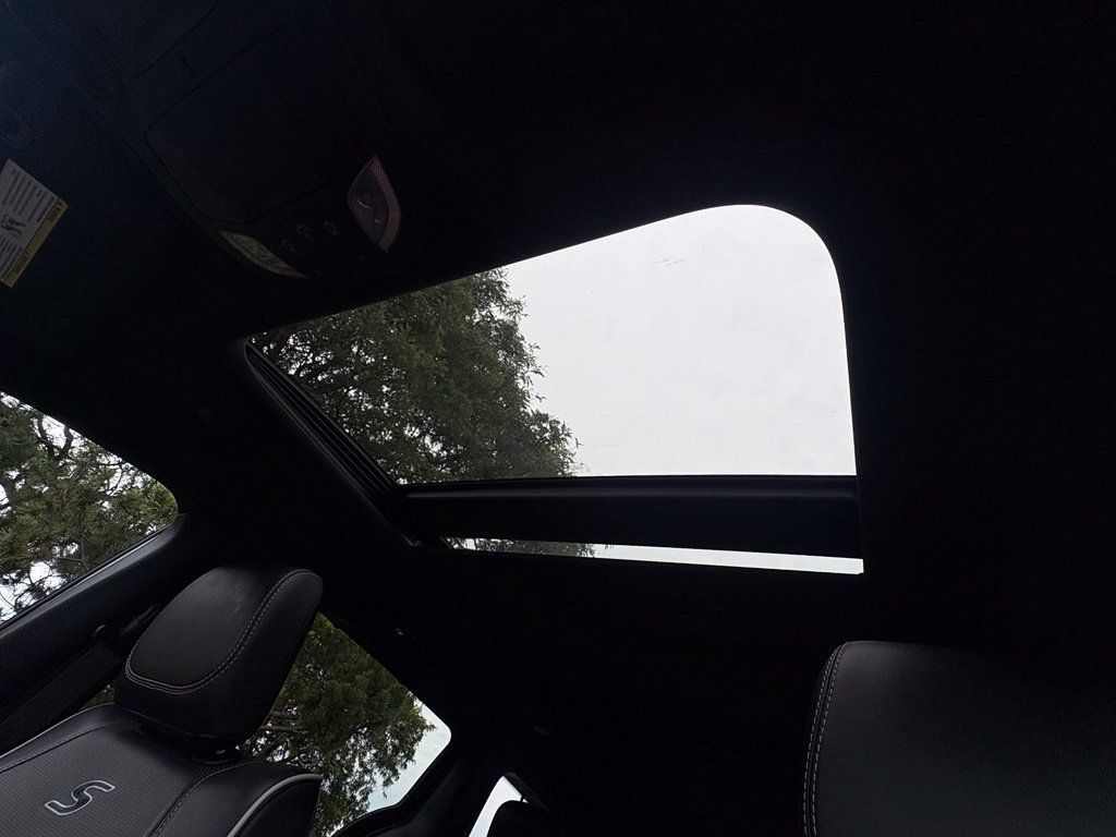 Used 2025 Chrysler Pacifica Limited FWD image 35