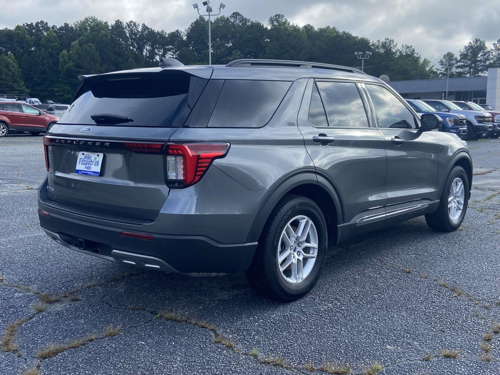 Used 2025 Ford Explorer Active w/ Active Comfort Package RWD image 3