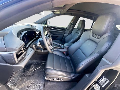 Used 2025 Porsche Macan 4S Electric image 21