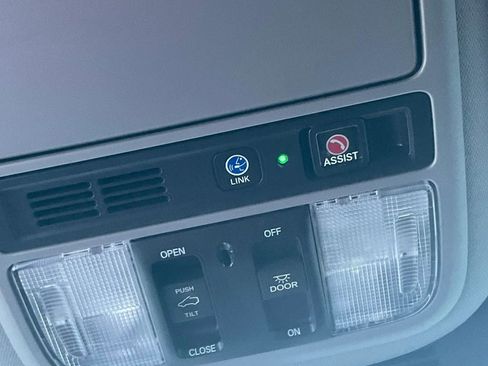 Used 2019 Honda Pilot Touring image 42