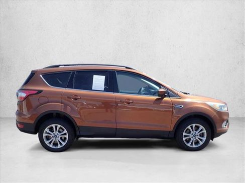 Used 2017 Ford Escape SE w/ Equipment Group 201A AWD/4WD image 5