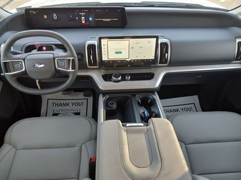 New 2025 Ford Expedition Active AWD/4WD image 16