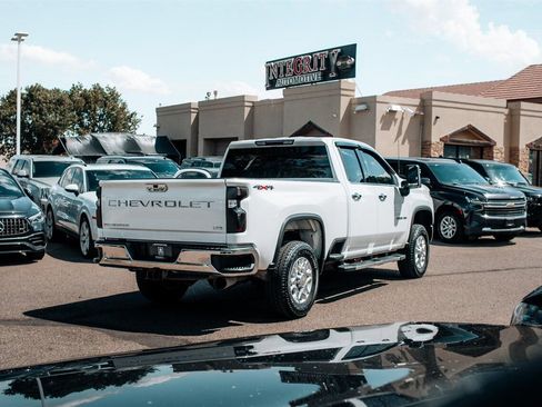 Used 2022 Chevrolet Silverado 2500 LTZ w/ Safety Package AWD/4WD image 7