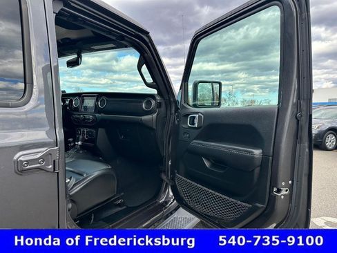 Used 2020 Jeep Wrangler Unlimited Sahara image 33