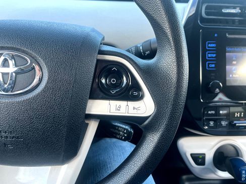 Used 2017 Toyota Prius Two image 12