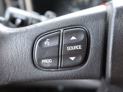 Used 2004 GMC Sierra 2500 SLT w/ Heavy-Duty Power Package AWD/4WD image 29