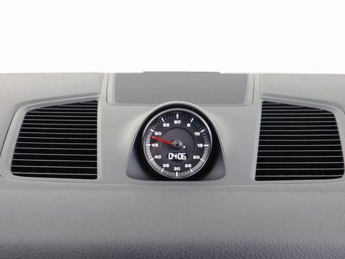 Used 2022 Porsche Cayenne Platinum Edition image 13