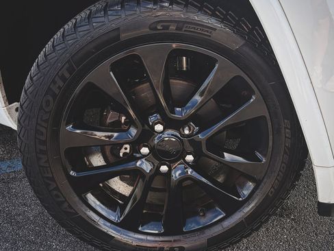 Used 2020 Jeep Grand Cherokee Altitude AWD/4WD image 2