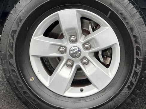 Used 2024 RAM 1500 Classic SLT image 28