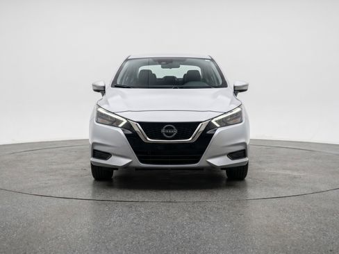 Used 2025 Nissan Versa SV FWD image 2