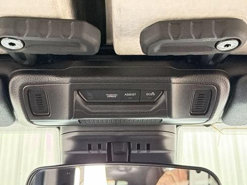 Used 2025 Jeep Gladiator Sport AWD/4WD image 44