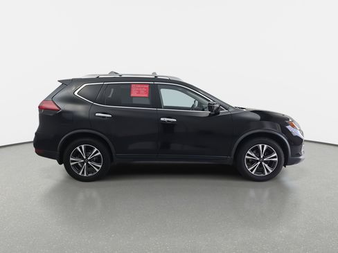 Certified 2019 Nissan Rogue SV w/ Sun & Sound Touring Package image 4