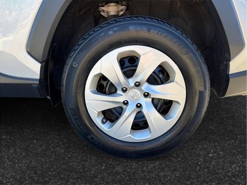 Used 2023 Toyota RAV4 LE image 13