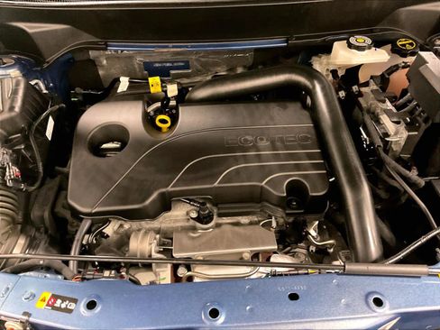 Used 2025 Chevrolet Equinox LT w/ Convenience Package II image 34