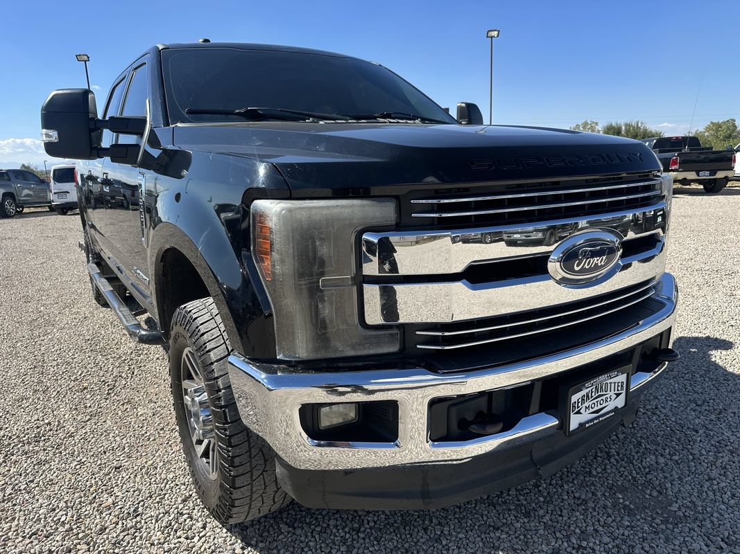 Used 2018 Ford F250 Lariat w/ Lariat Value Package AWD/4WD image 2