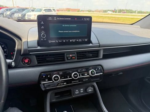 Used 2025 Honda Pilot Black Edition image 19