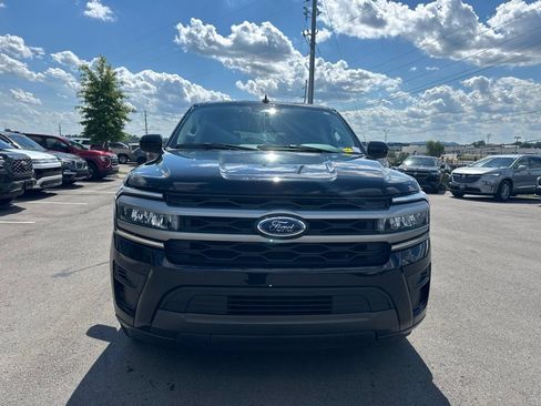 Used 2024 Ford Expedition XLT AWD/4WD image 2