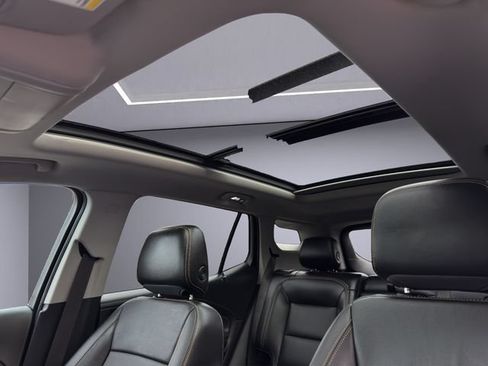 Used 2019 GMC Terrain SLT w/ Preferred Package AWD/4WD image 18