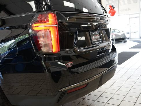 Used 2021 Chevrolet Suburban Z71 w/ Rear Media and Nav Package AWD/4WD image 18