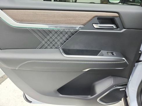 New 2026 GMC Acadia Denali w/ Super Cruise Package FWD image 40