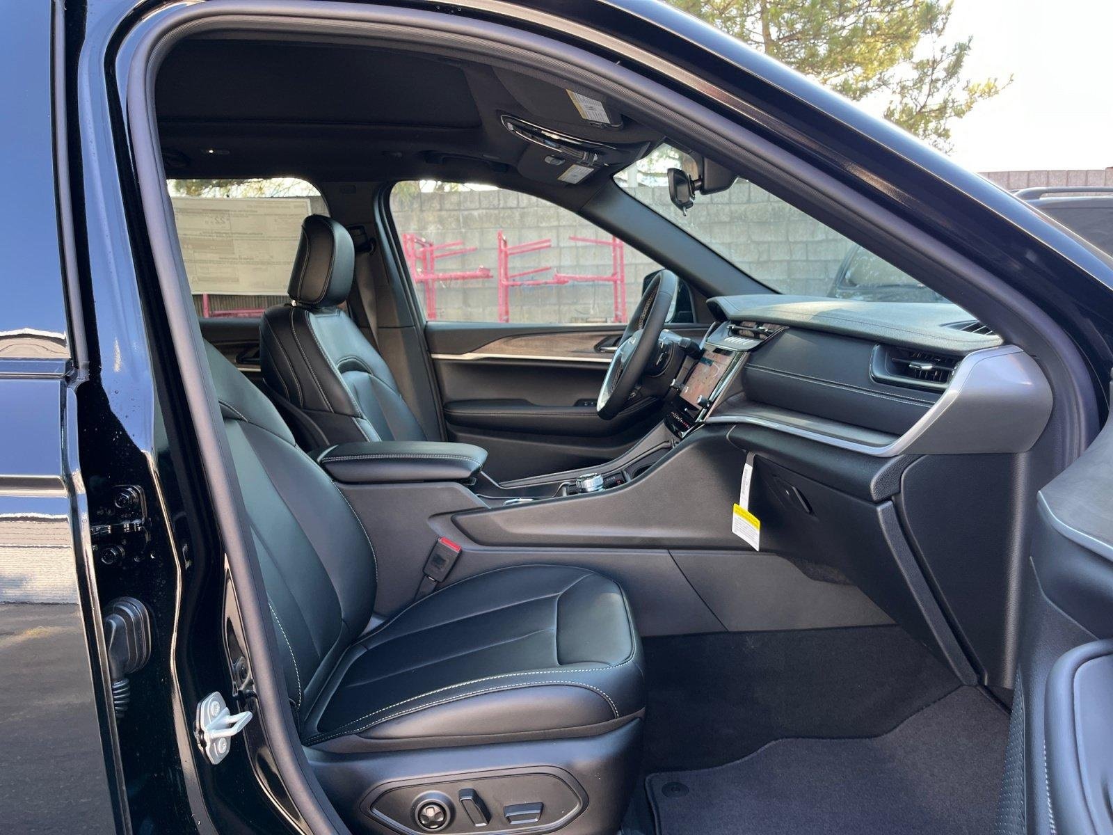 New 2026 Jeep Grand Cherokee Limited AWD/4WD image 28