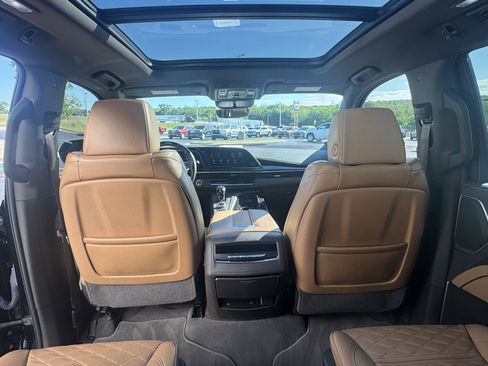 Used 2023 Cadillac Escalade Sport w/ LPO, ONYX Package AWD/4WD image 15