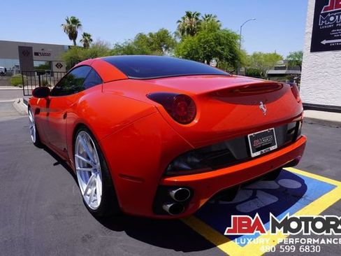 Used 2014 Ferrari California RWD image 53