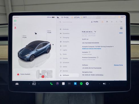 Used 2025 Tesla Model Y Long Range image 9