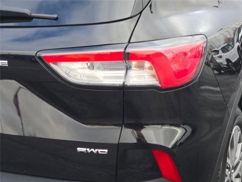 Used 2022 Ford Escape SEL image 13