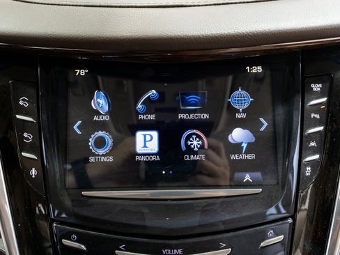 Used 2016 Cadillac Escalade Luxury RWD image 18