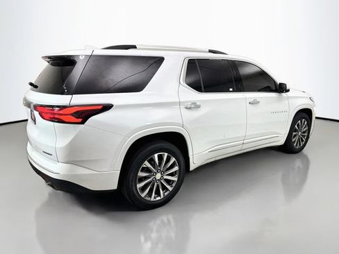 Used 2023 Chevrolet Traverse Premier AWD/4WD image 7