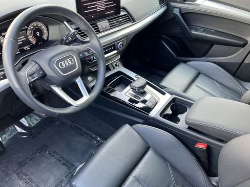 Used 2025 Audi Q5 2.0T Premium image 13