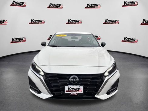 Used 2025 Nissan Altima 2.5 S image 2