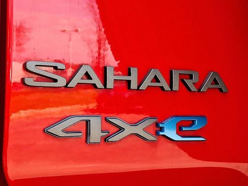 Used 2025 Jeep Wrangler Unlimited Sahara image 32