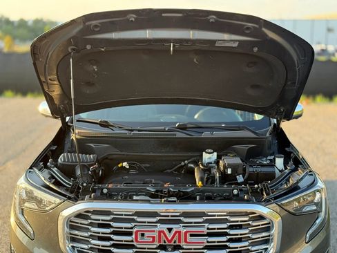 Used 2019 GMC Terrain Denali w/ Advanced Safety Package AWD/4WD image 29