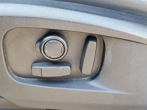 Used 2021 Land Rover Defender 110 X-Dynamic HSE image 28