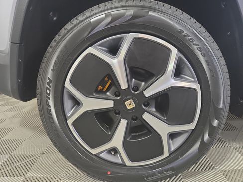 Used 2022 Rivian R1T Launch Edition image 12