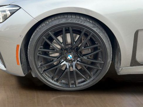 Used 2022 BMW 750i xDrive image 19