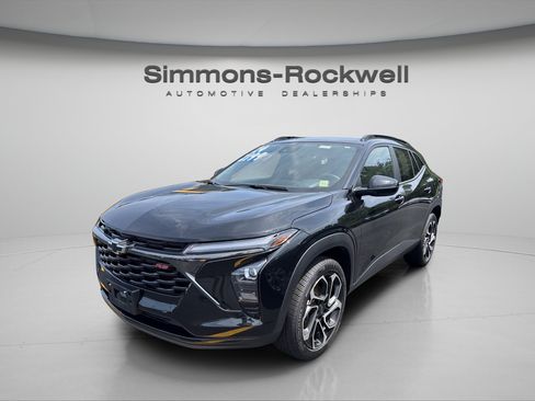 Used 2024 Chevrolet Trax RS w/ Driver Confidence Package FWD image 1