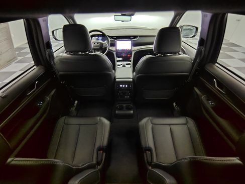 New 2025 Jeep Grand Cherokee L Limited w/ Luxury Tech Group II image 29