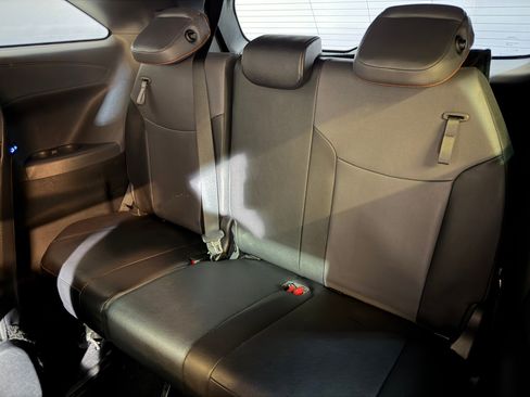 Used 2023 Toyota Sienna XSE FWD image 41