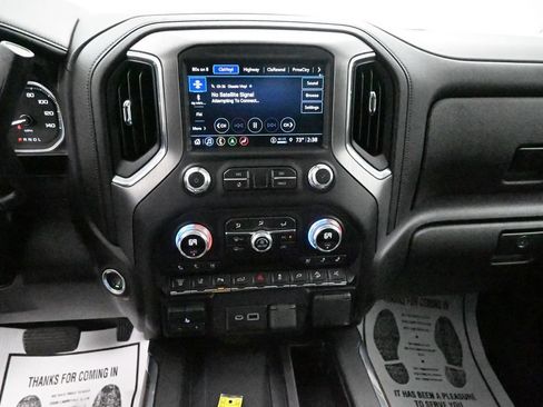 Used 2022 GMC Sierra 3500 Denali w/ Denali Ultimate Package AWD/4WD image 14