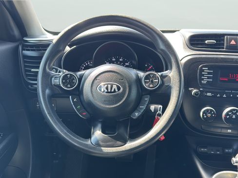 Used 2014 Kia Soul + FWD image 16