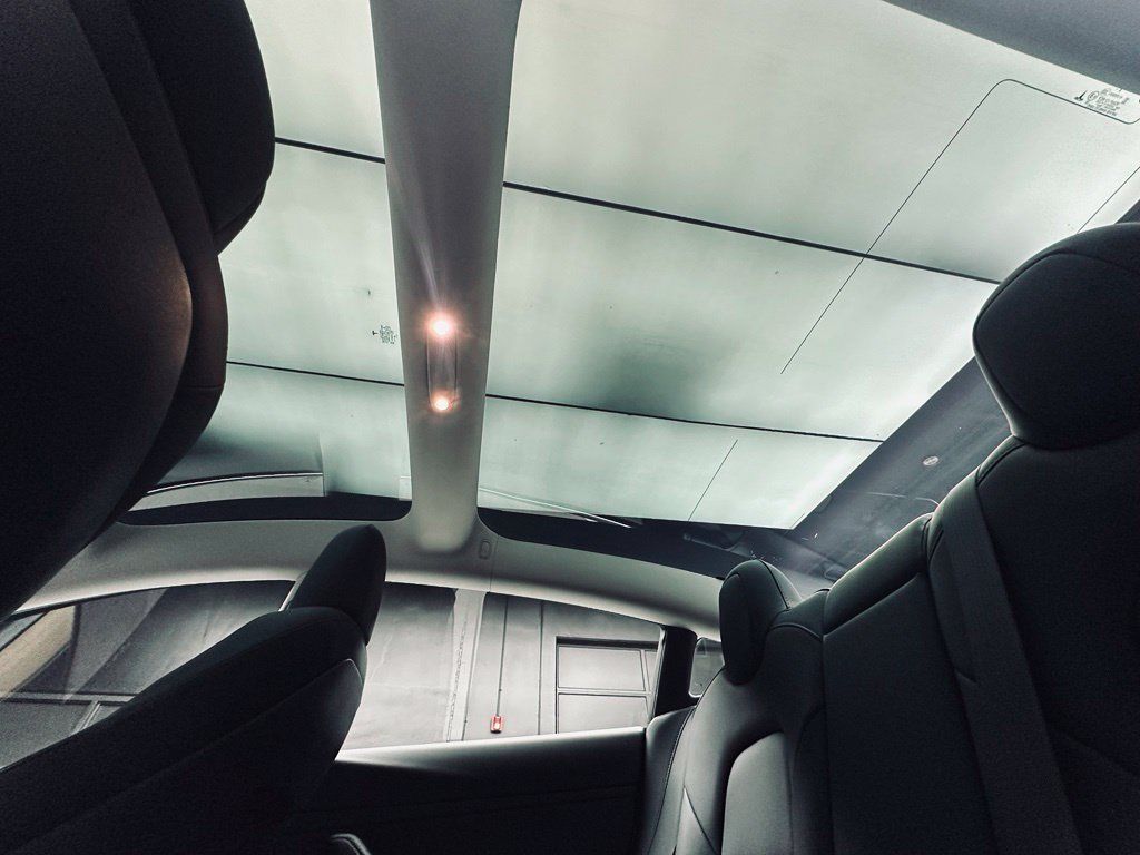 Used 2018 Tesla Model 3 Long Range RWD image 23