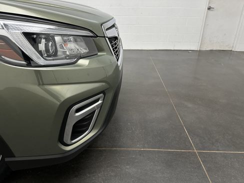 Used 2019 Subaru Forester Touring AWD/4WD image 2